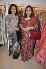 at designer preview at Zarine Khan_s Fizaa in Juhu, Mumbai on 17th Oct 2012 (64).JPG